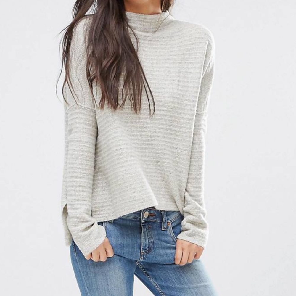 Free People Sweater Size Medium